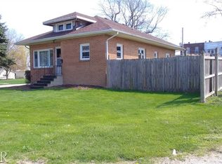 211 E Cherry St, Le Roy, IL