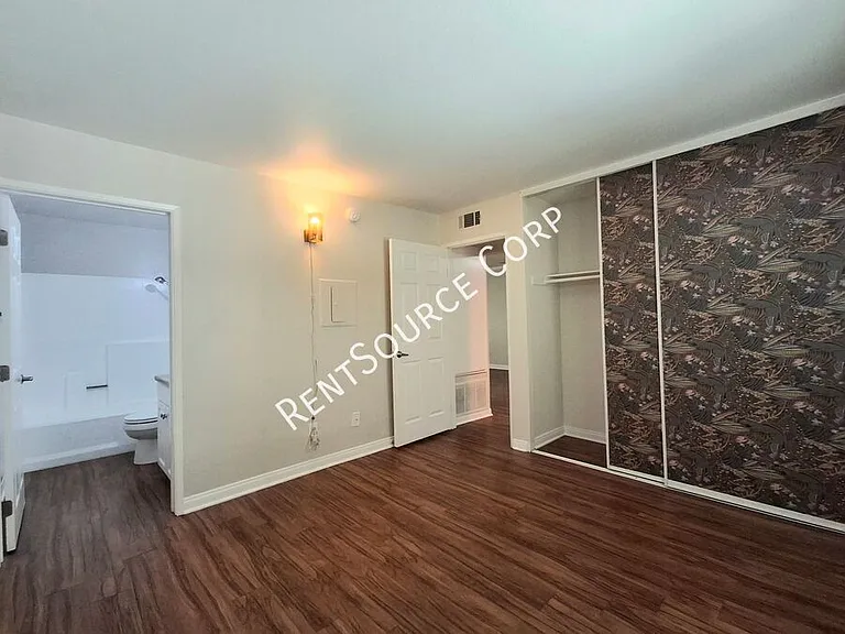 5525 Canoga Ave #123 — Photo 15