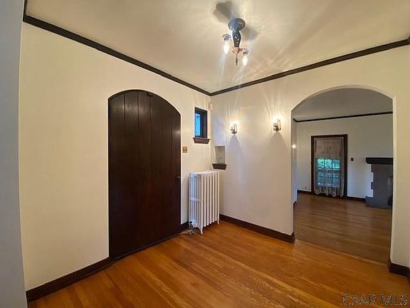 4th image of 130 Arlington St