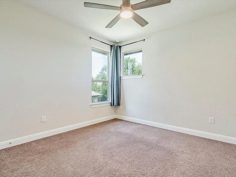 709 Kingston Pl — Photo 28