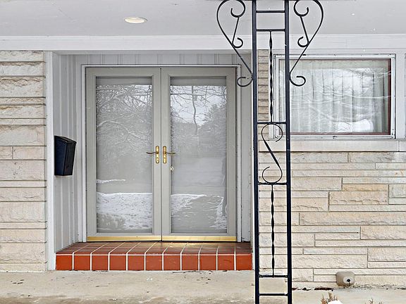 2nd image of 417 Malabu Dr