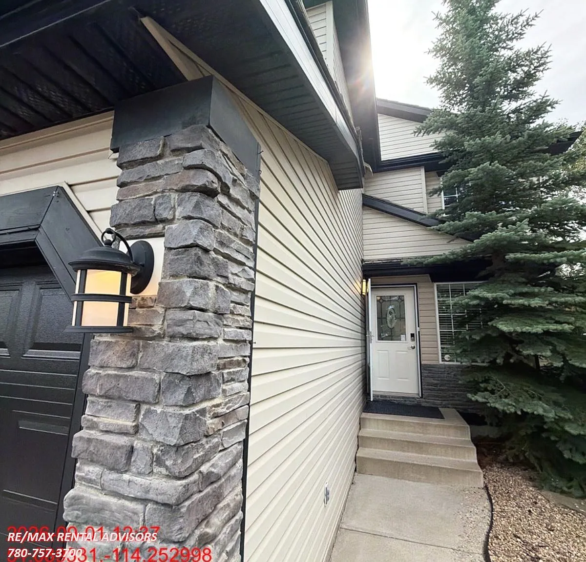 50 Valley Ponds Crescent Northwest — Photo 2