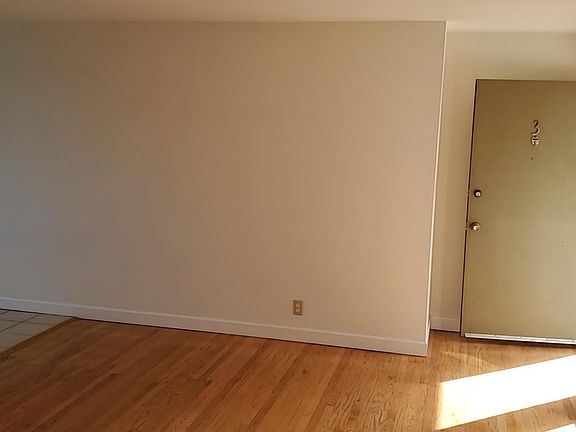 2nd image of 431 S 11th St APT 3
