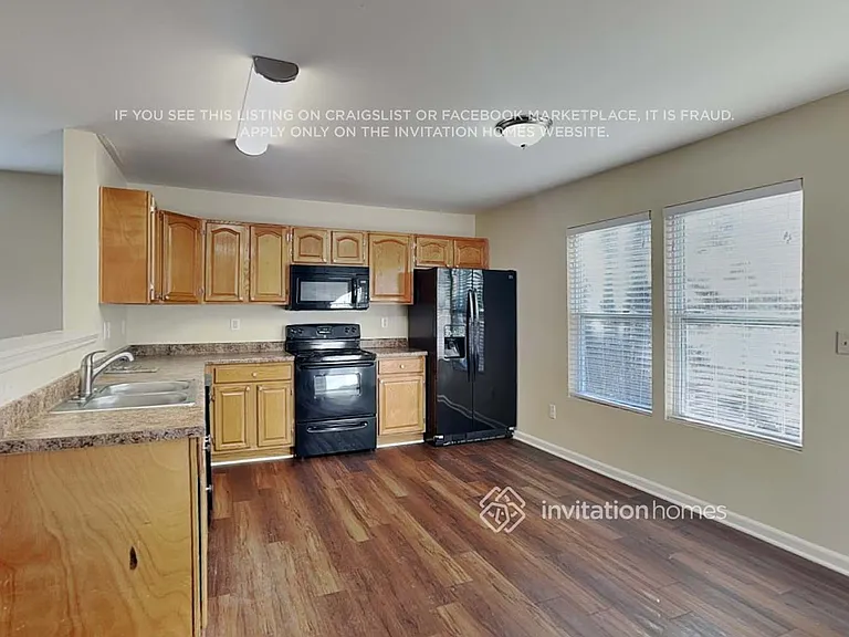 233 Aershire Ct — Photo 8
