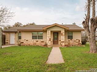605 Bowen St, Pleasanton, TX 78064