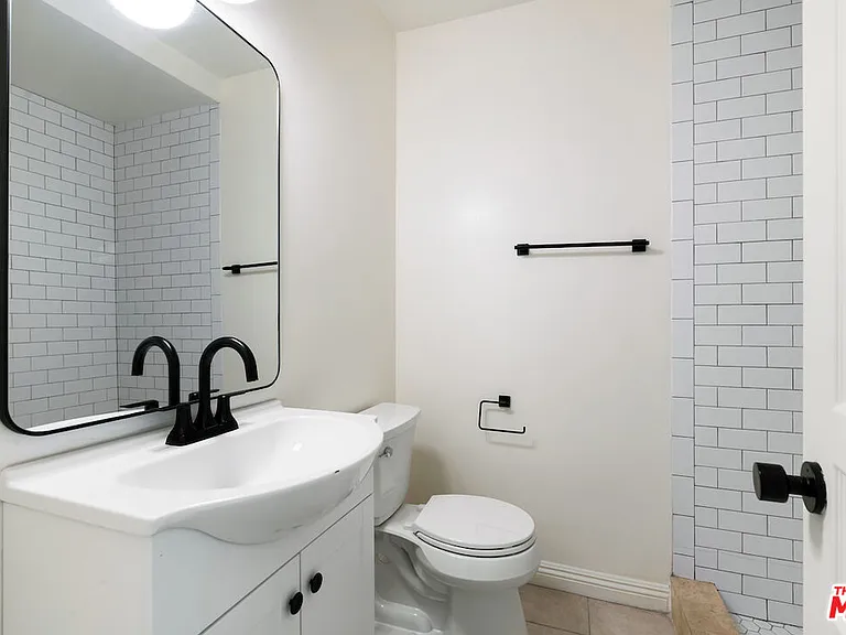 1466 S Wooster St #4 — Photo 8