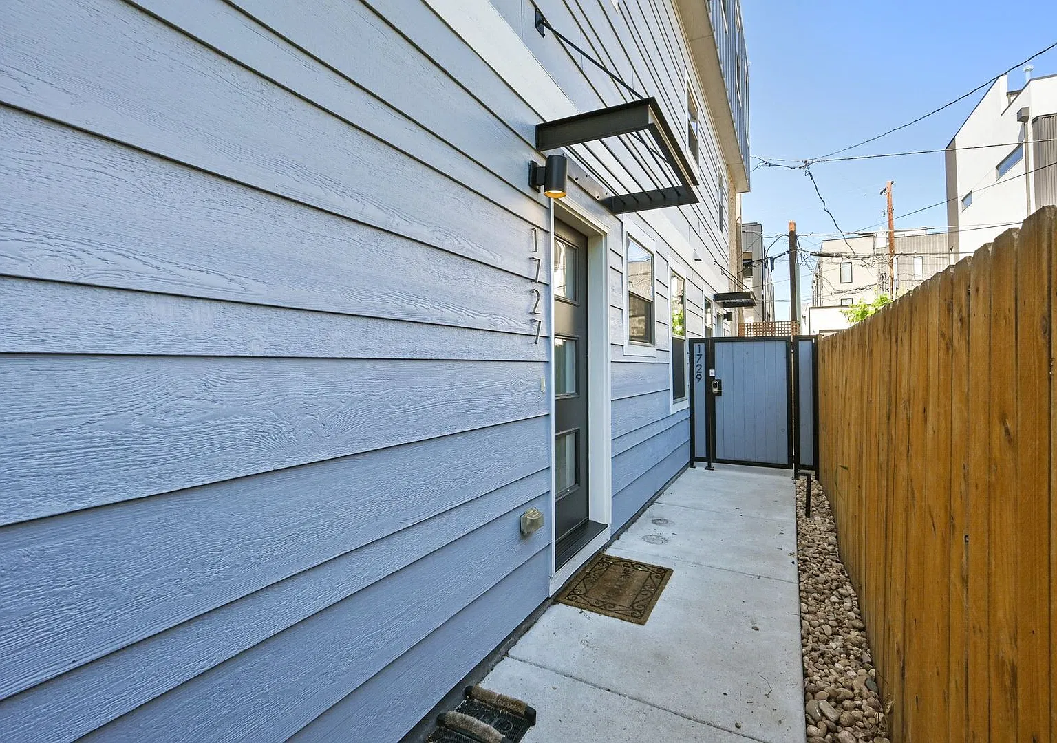 3 Bedroom Townhome in Denver — Photo 2