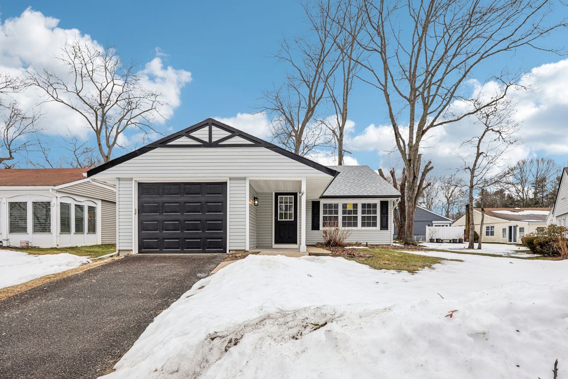 Laurance Ln-S0703-001.jpg