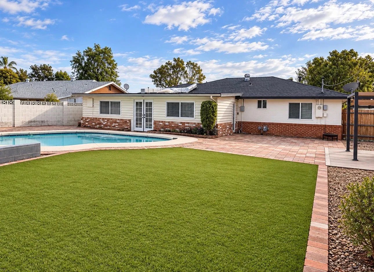 2220 E Heatherbrae Dr — Photo 3