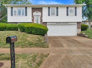 4774 Fiji Dr, Saint Louis, MO 63128