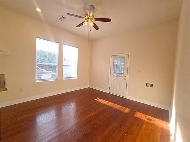 2 bed, 1.0 bath, 994 sqft, $1,200 — Photo 3