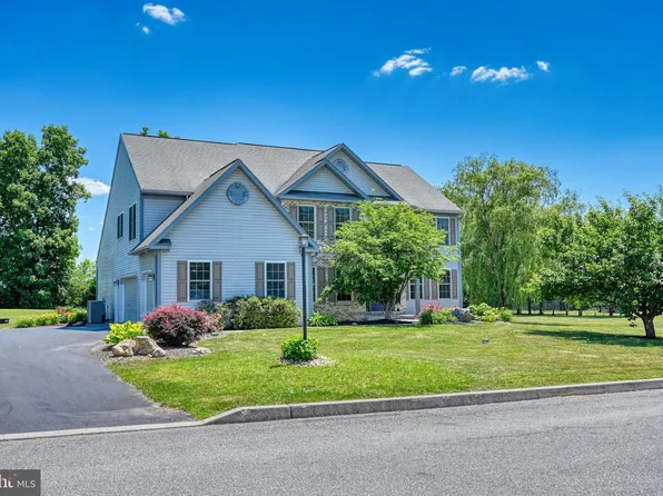 17 Jennifer Dr, Bernville, PA 19506