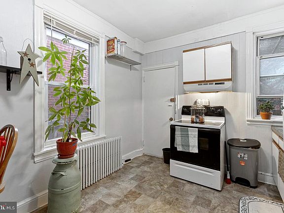 5th image of 1305 N Dupont St