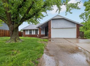 4421 W Oakland St, Broken Arrow, OK 74012