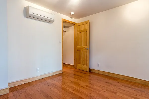 Rented by Nooklyn NYC LLC | media 38