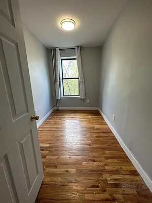 Rented by Lang Realty LLC | media 9