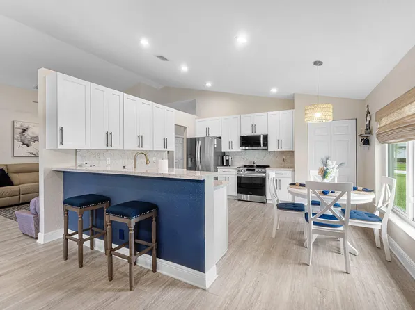5641 FOUNTAINS Drive S #5641, Lake Worth, FL 33467