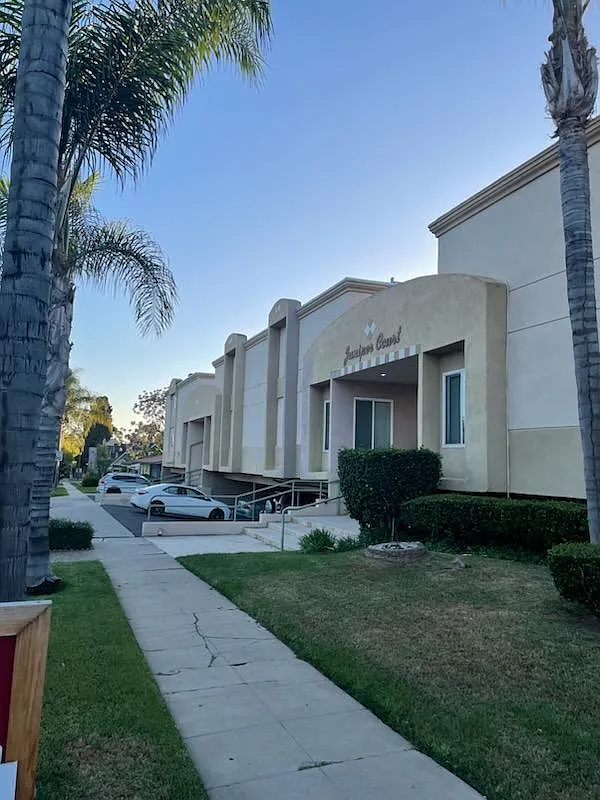 Juniper Court — Photo 4