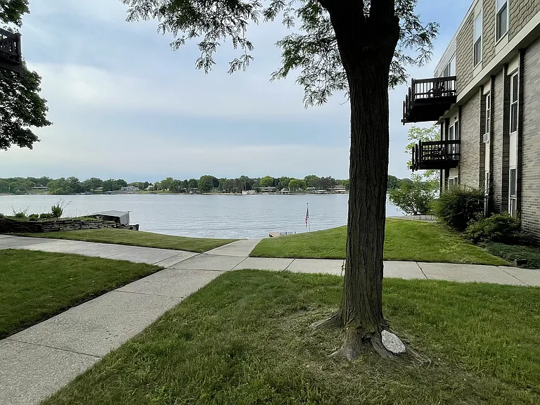 250 N Liberty St #205 — Photo 12