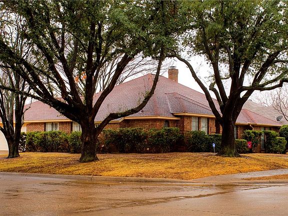 2nd image of 2819 Ironwood Dr