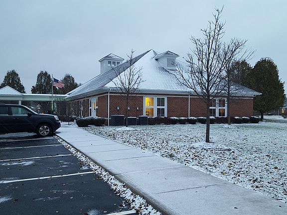 4th image of 98 Commerce Park Dr