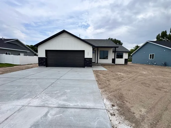 399 Wind River Dr, Shelley, ID 83274