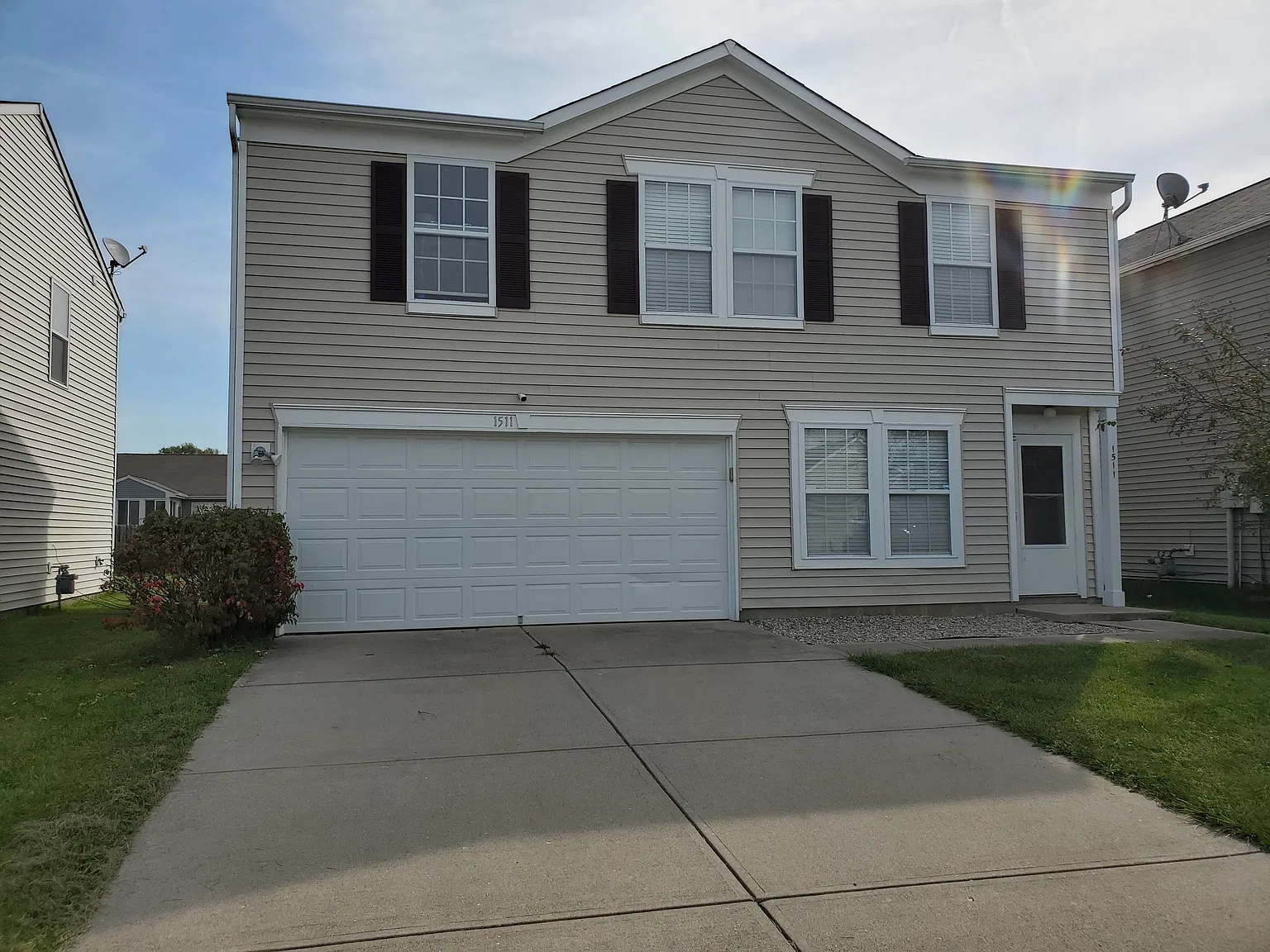 4 bed, 2.0 bath, 1708 sqft, $2,000 — Photo 1