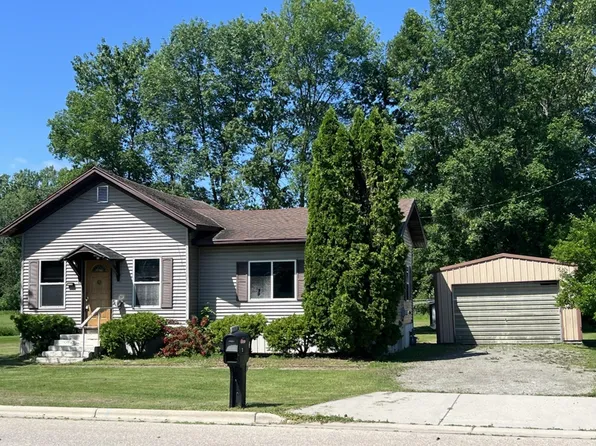 326 Elm Ave, Oconto, WI 54153