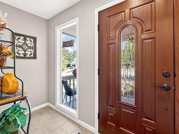 4th image of 8326 Richards Rd