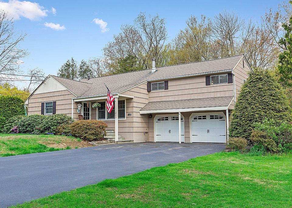 1st image of 3743 Chesterfield Dr