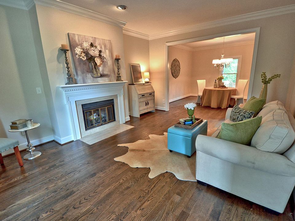 1st image of 105 Oak Meadows Ln