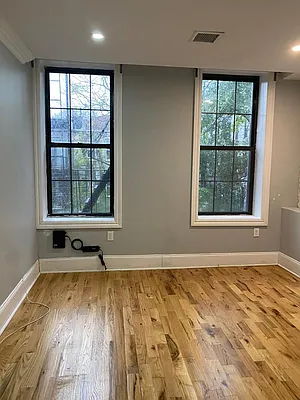 Rented by Aron Fried, LREB | media 4