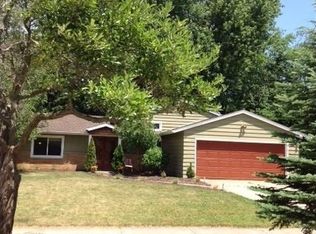 333 Robin Dr, Berea, OH