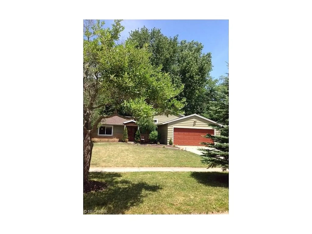 333 Robin Dr photo 1