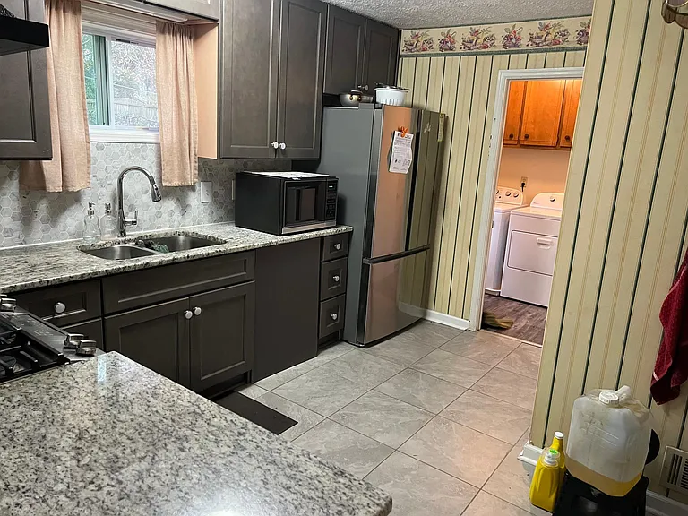 2522 Pamela Dr — Photo 6