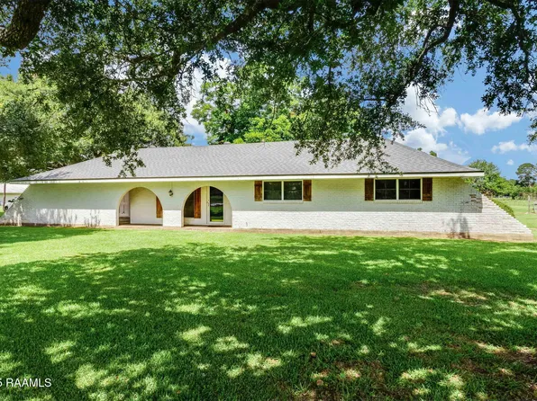 938 Marteau Rd, Broussard, LA 70518