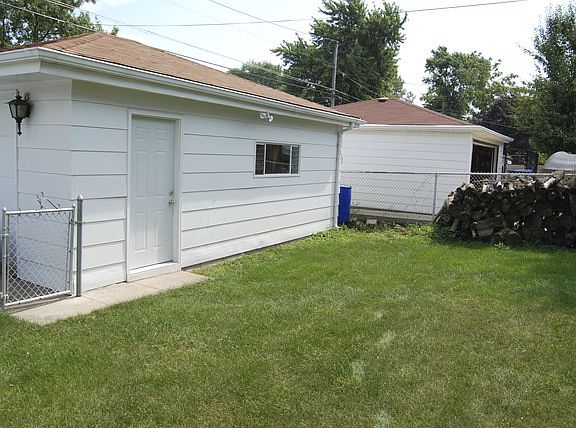 2nd image of 9401 S 81st Ave