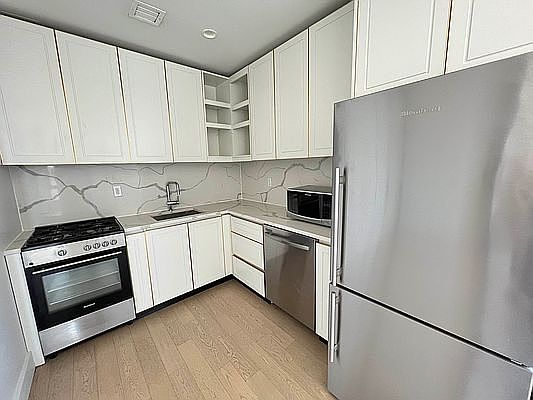 1st image of 635 4th Ave #1210