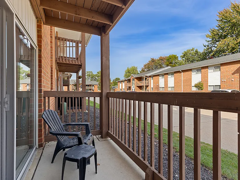 Foxmoor Apartments — Photo 7