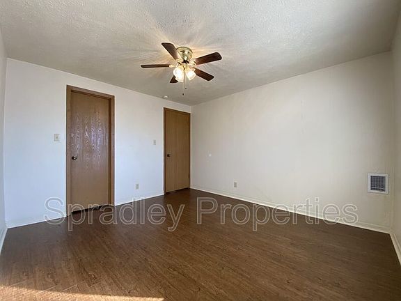 4th image of 608 John Paul Jones Dr APT 186