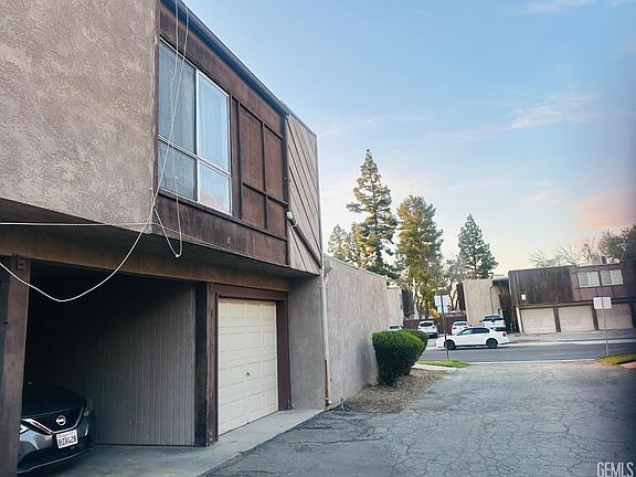 4th image of 6004 Almendra Ave APT B