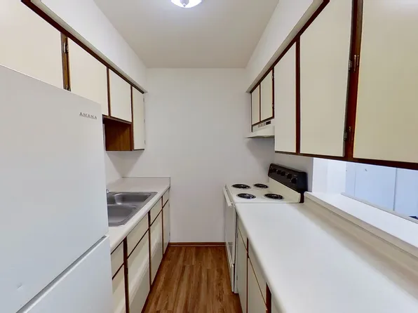 N142W6233 Concord St APT 57, Cedarburg, WI 53012