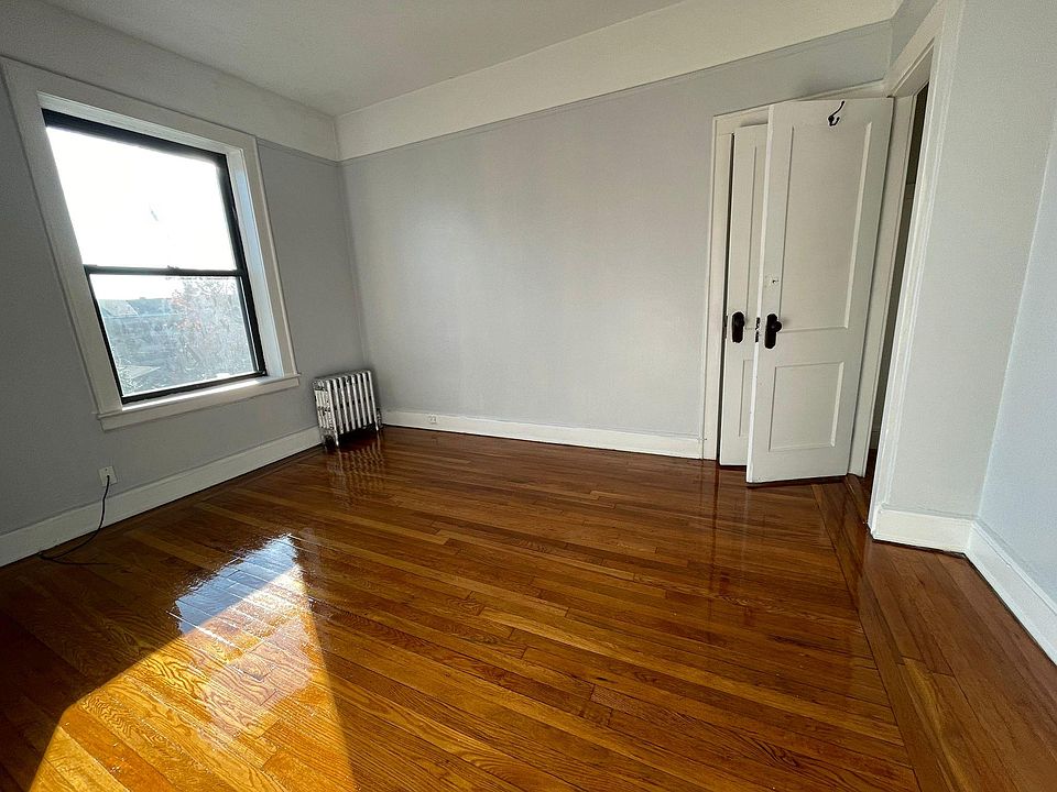 2nd image of 41 Kelly Pkwy #23D