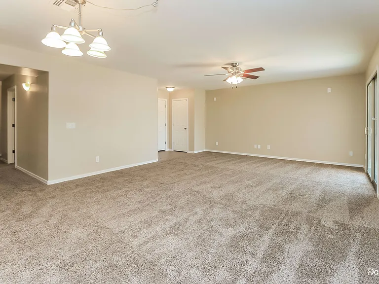 900 W Desert Canyon Dr — Photo 6