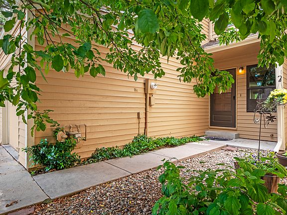 3rd image of 3048 Fulton Cir
