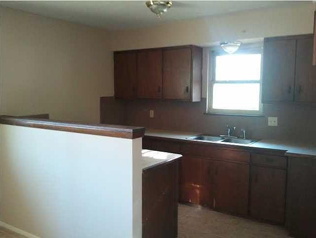2nd image of 8521 W Murdock Ave