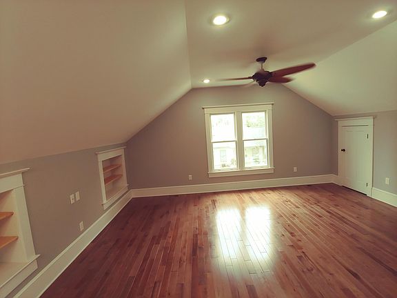 4th image of 1012A Oak Ave NW