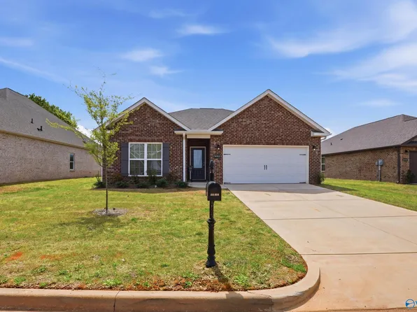 26738 Kyle Ln, Athens, AL 35613