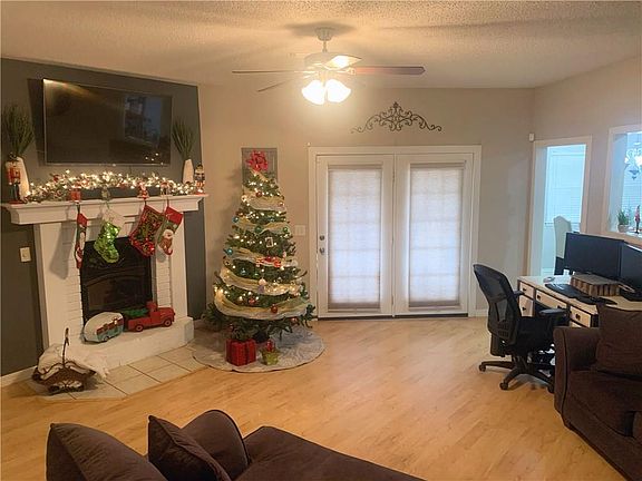 2nd image of 120 Bluff Dr