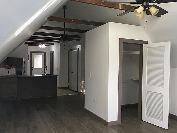 2nd image of 2229 Meyer Ave